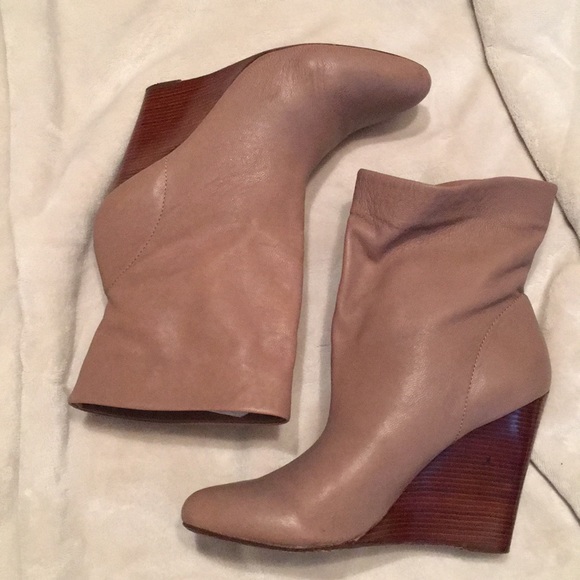 Michael Kors Bootie - Picture 2 of 6